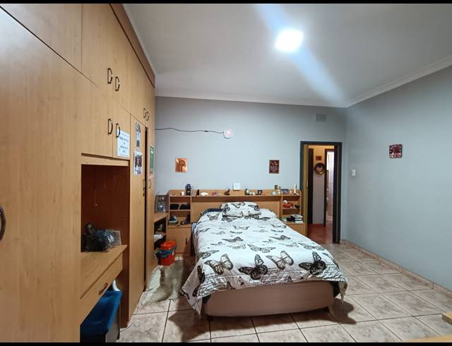 3 BEDROOM HOUSE FOR SALE IN VANDERBIJLPARK CW 5